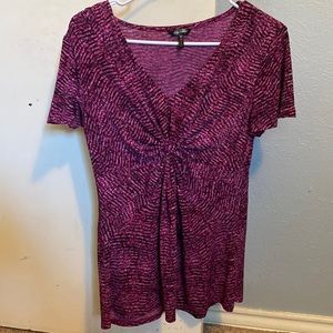 Daisy Fuentes womens blouse, super silky/stretchy and cinched at waist